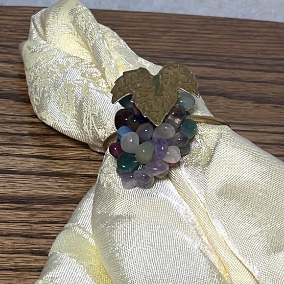 Set of 12 natural stone and brass grape cluster napkin rings mcm boho - Picture 3 of 16